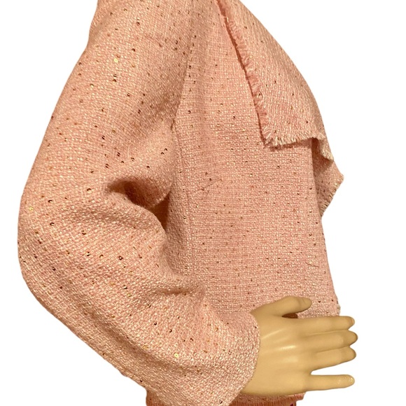 Pink light coat with sparkly thread - Picture 3 of 6